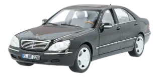 Mercedes V220 1:18