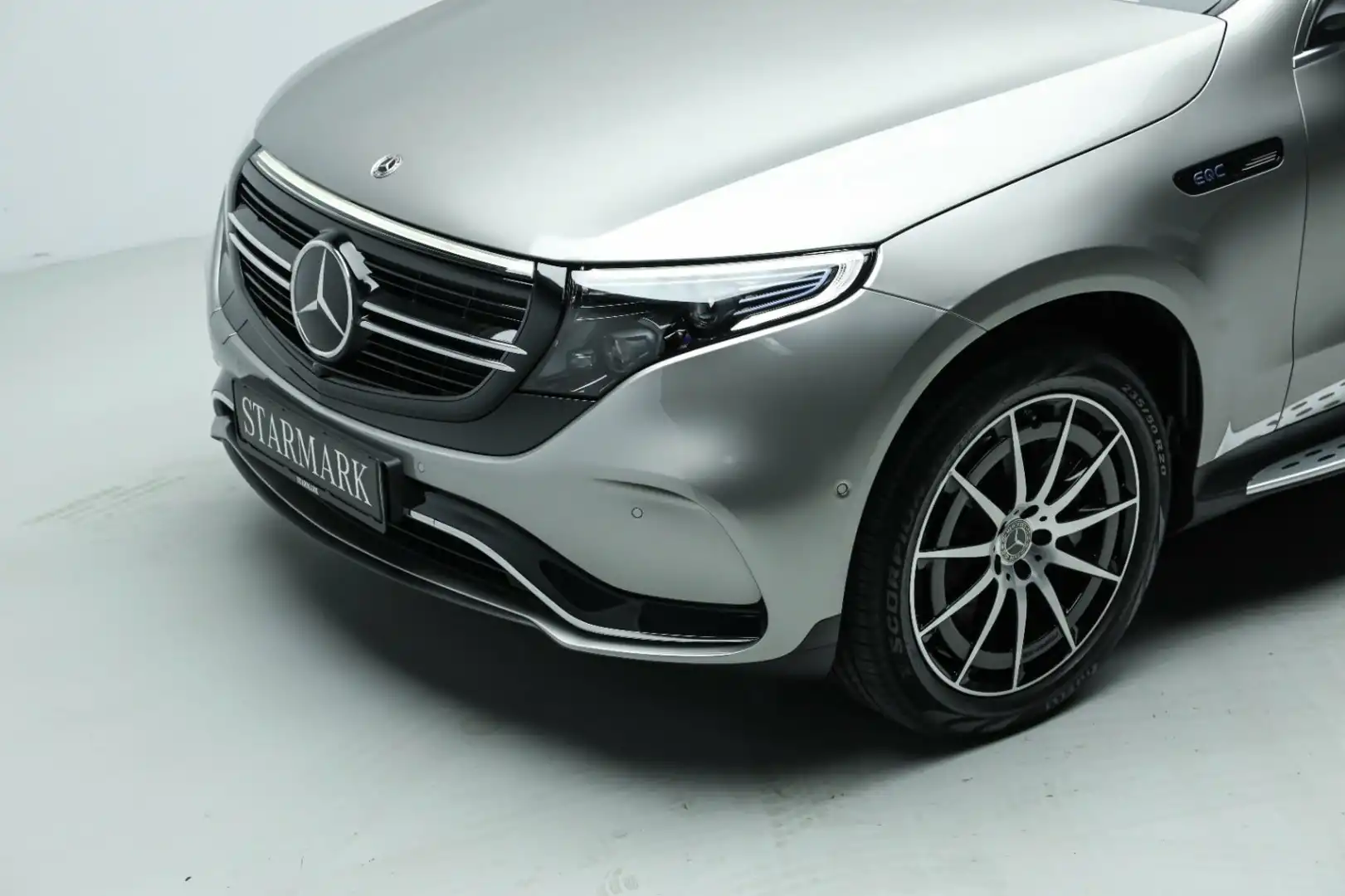 Brugt Mercedes-Benz EQC EQC400 i Sølvmetal