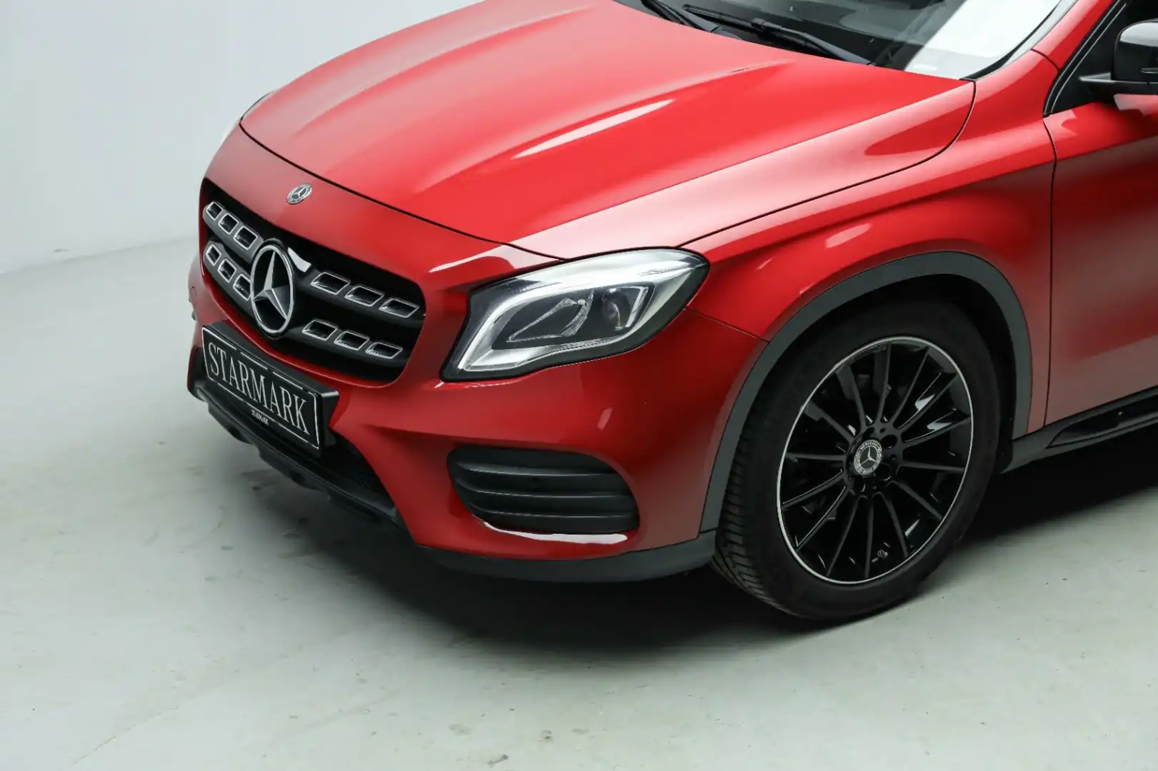 Brugt Mercedes-Benz GLA GLA220 d i Rød