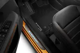 Indstigningslister med lys til Sandero Stepway III 2021-2024